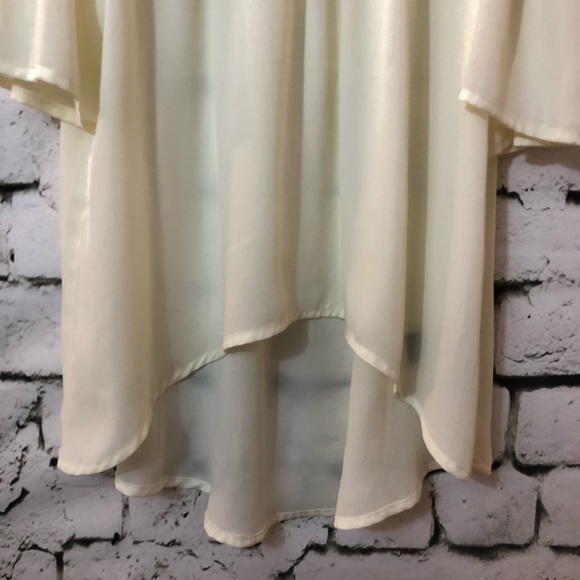 Ark & Co | Ivory Cold Shoulder Blouse - Picture 2 of 4